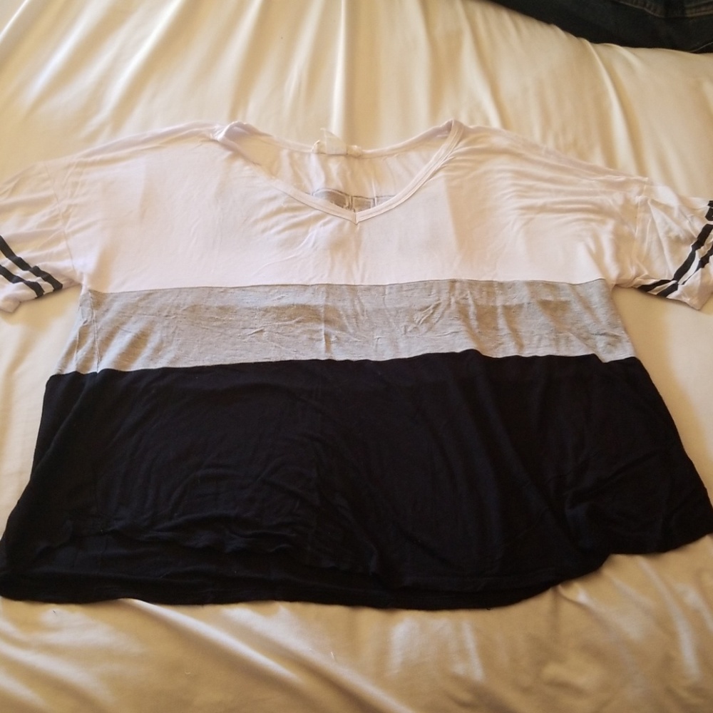 EUC SEQUINS QUEEN T SHIRT